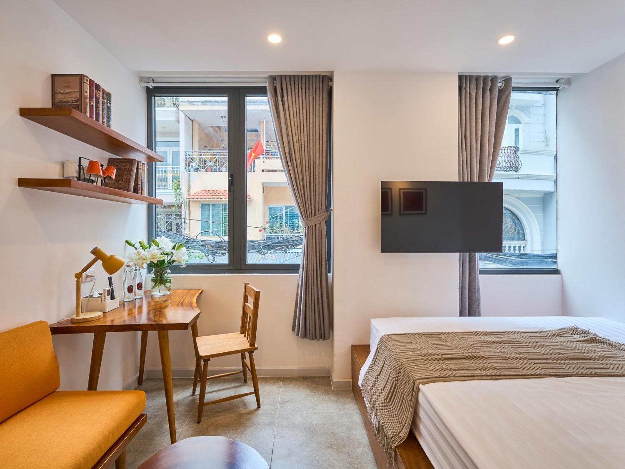 Horizon Bui Vien Retreat - Exclusive Rooftop & Poolside Relaxation Apartment Ho Chi Minh City