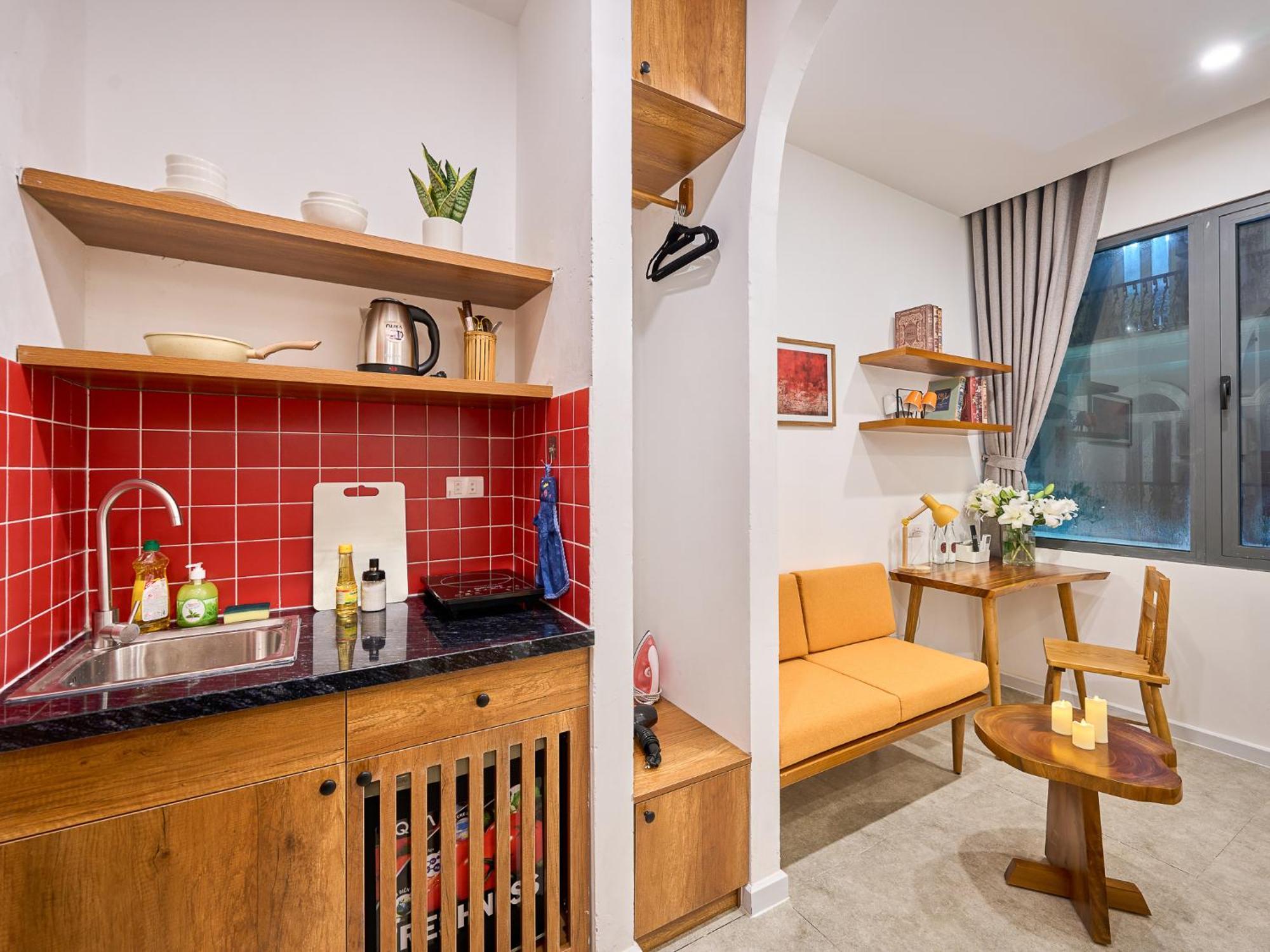 Horizon Bui Vien Retreat - Exclusive Rooftop & Poolside Relaxation * Ho Chi Minh City