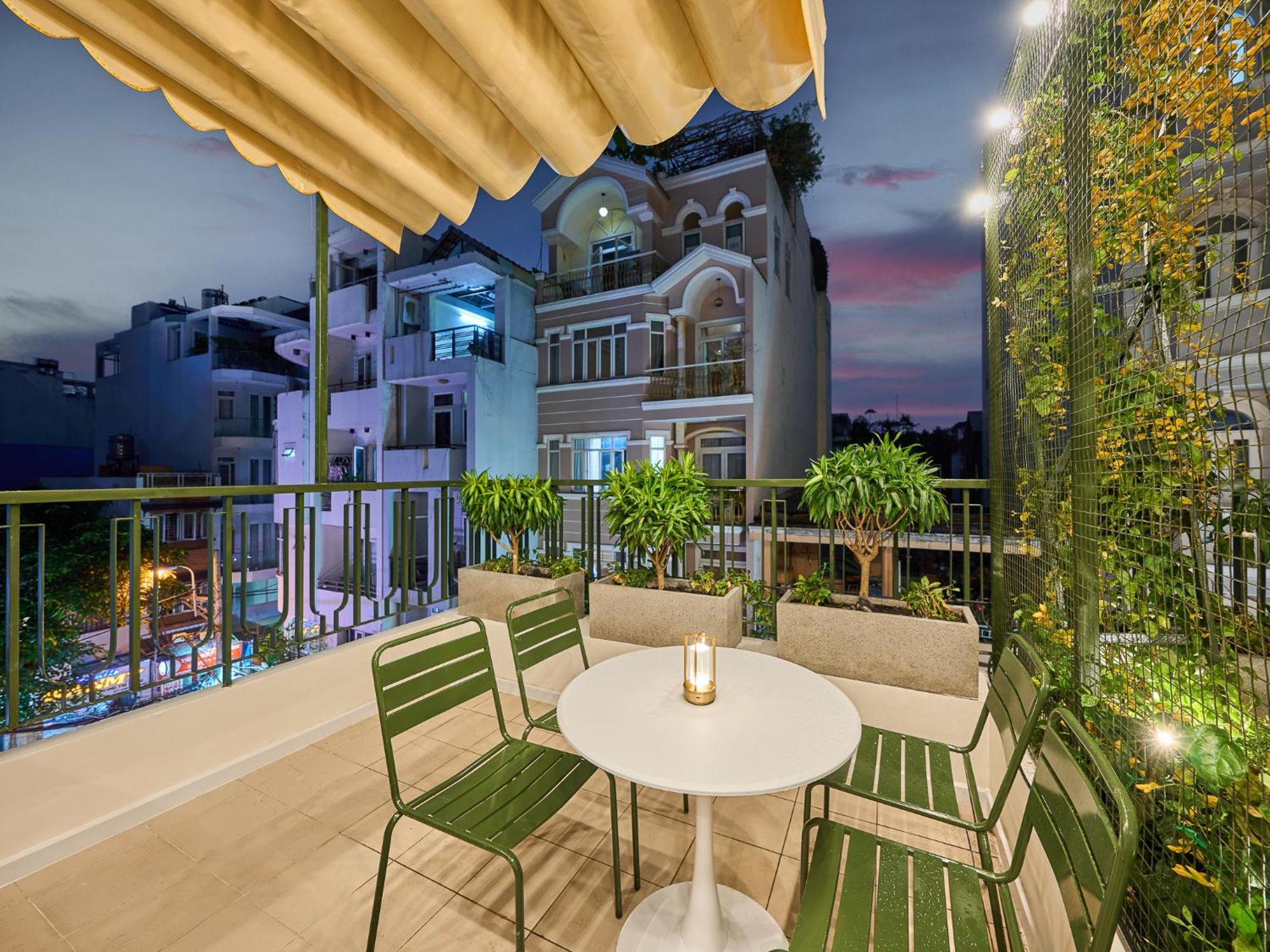 Apartment Horizon Bui Vien Retreat - Exclusive Rooftop & Poolside Relaxation Ho Chi Minh City