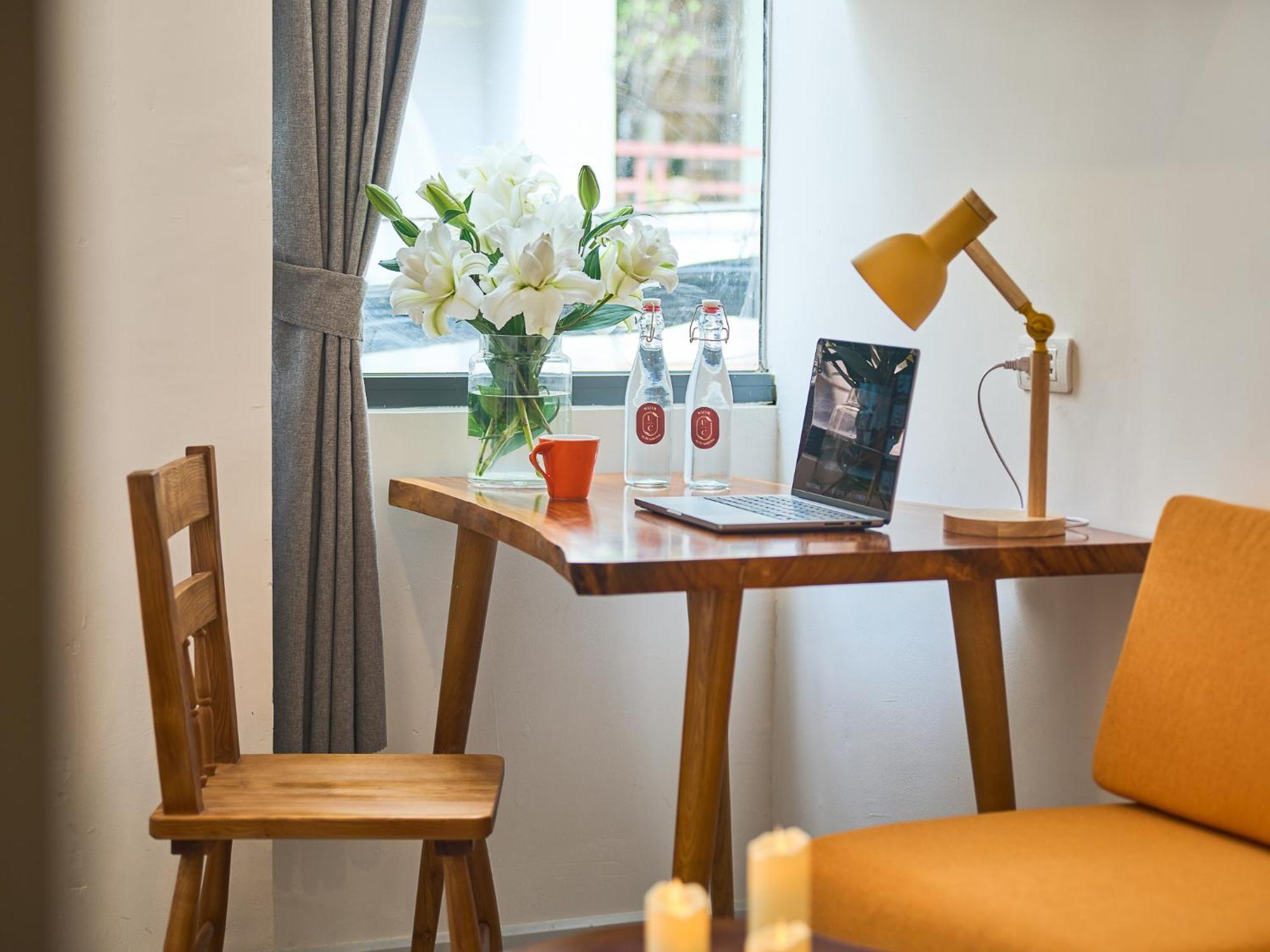 Apartment Horizon Bui Vien Retreat - Exclusive Rooftop & Poolside Relaxation