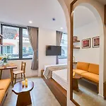 Horizon Bui Vien Retreat - Exclusive Rooftop & Poolside Relaxation