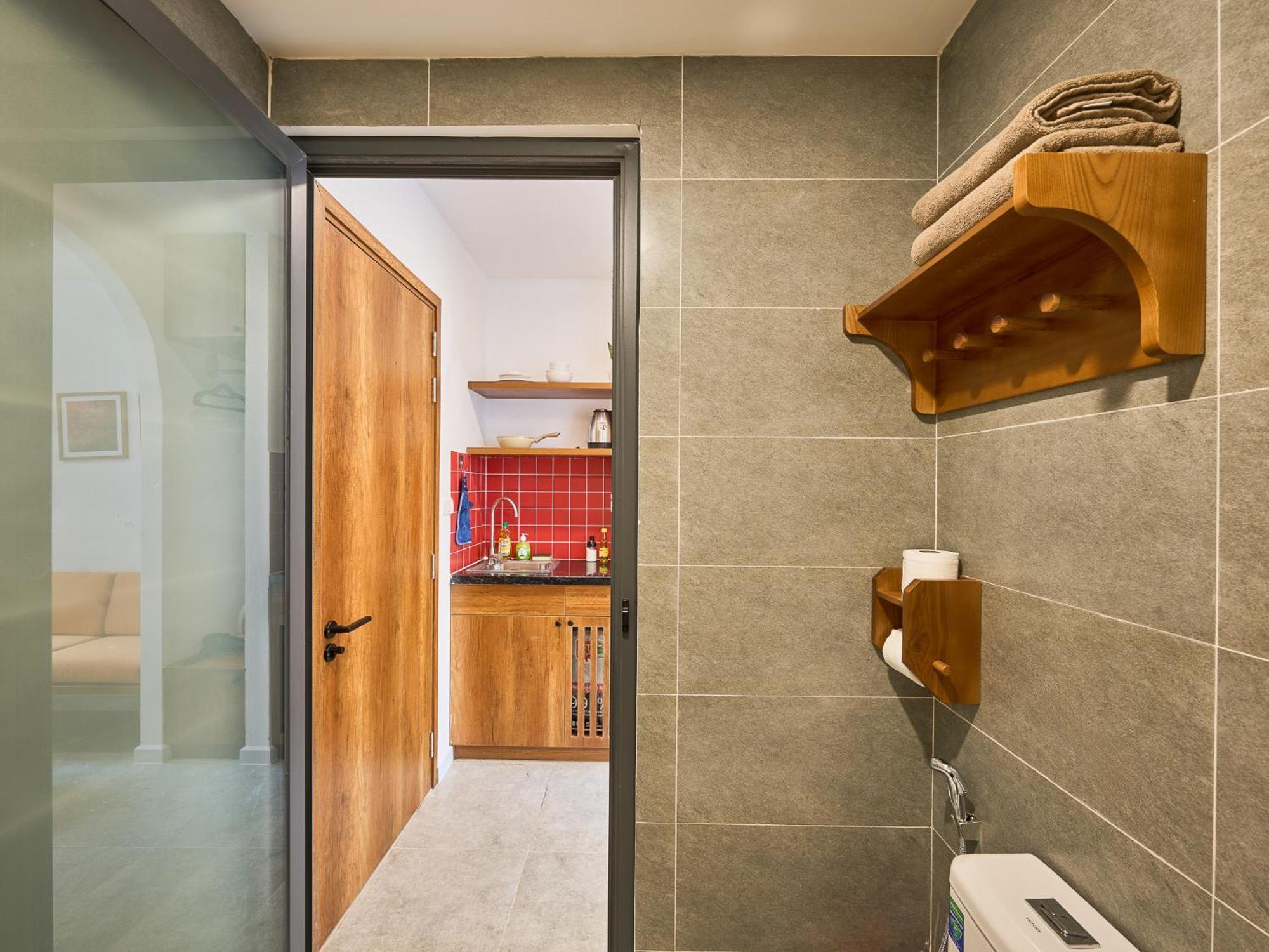 Căn hộ Horizon Bui Vien Retreat - Exclusive Rooftop & Poolside Relaxation *