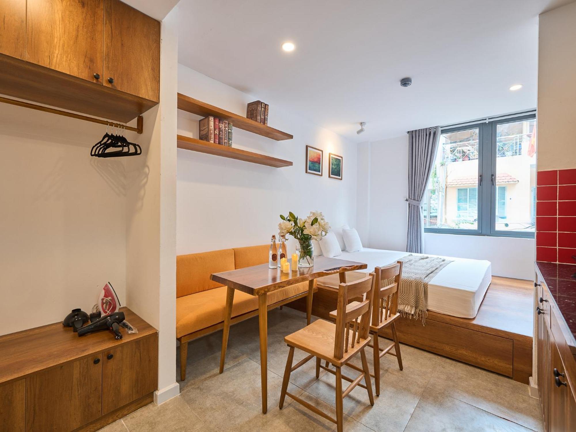 Căn hộ Horizon Bui Vien Retreat - Exclusive Rooftop & Poolside Relaxation TP. Hồ Chí Minh