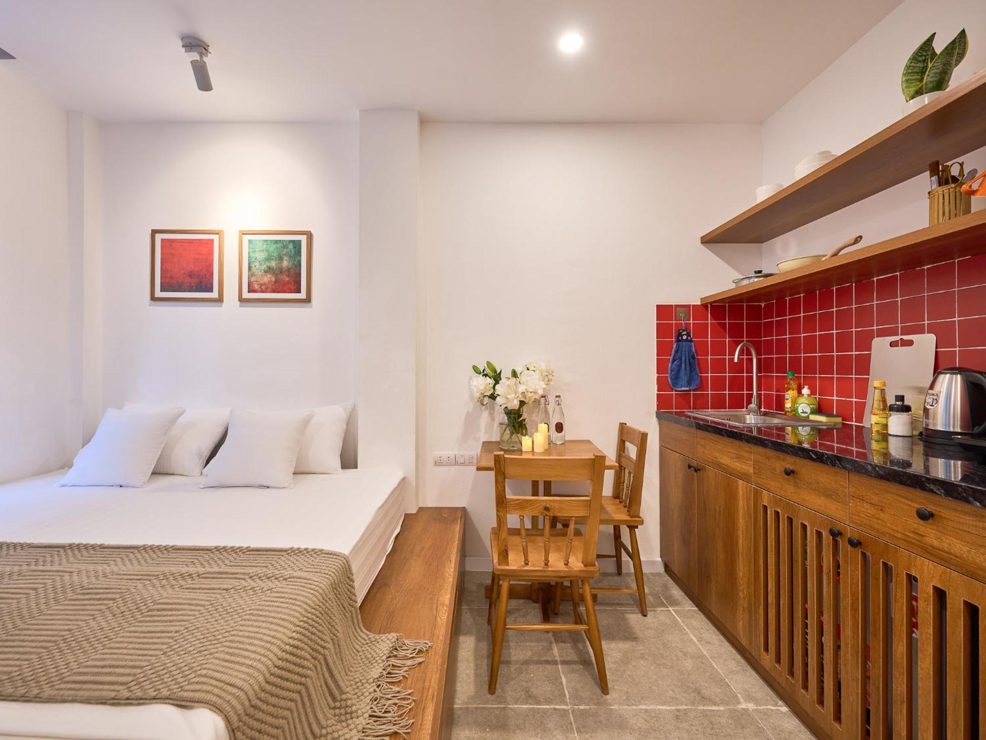 Horizon Bui Vien Retreat - Exclusive Rooftop & Poolside Relaxation TP. Hồ Chí Minh