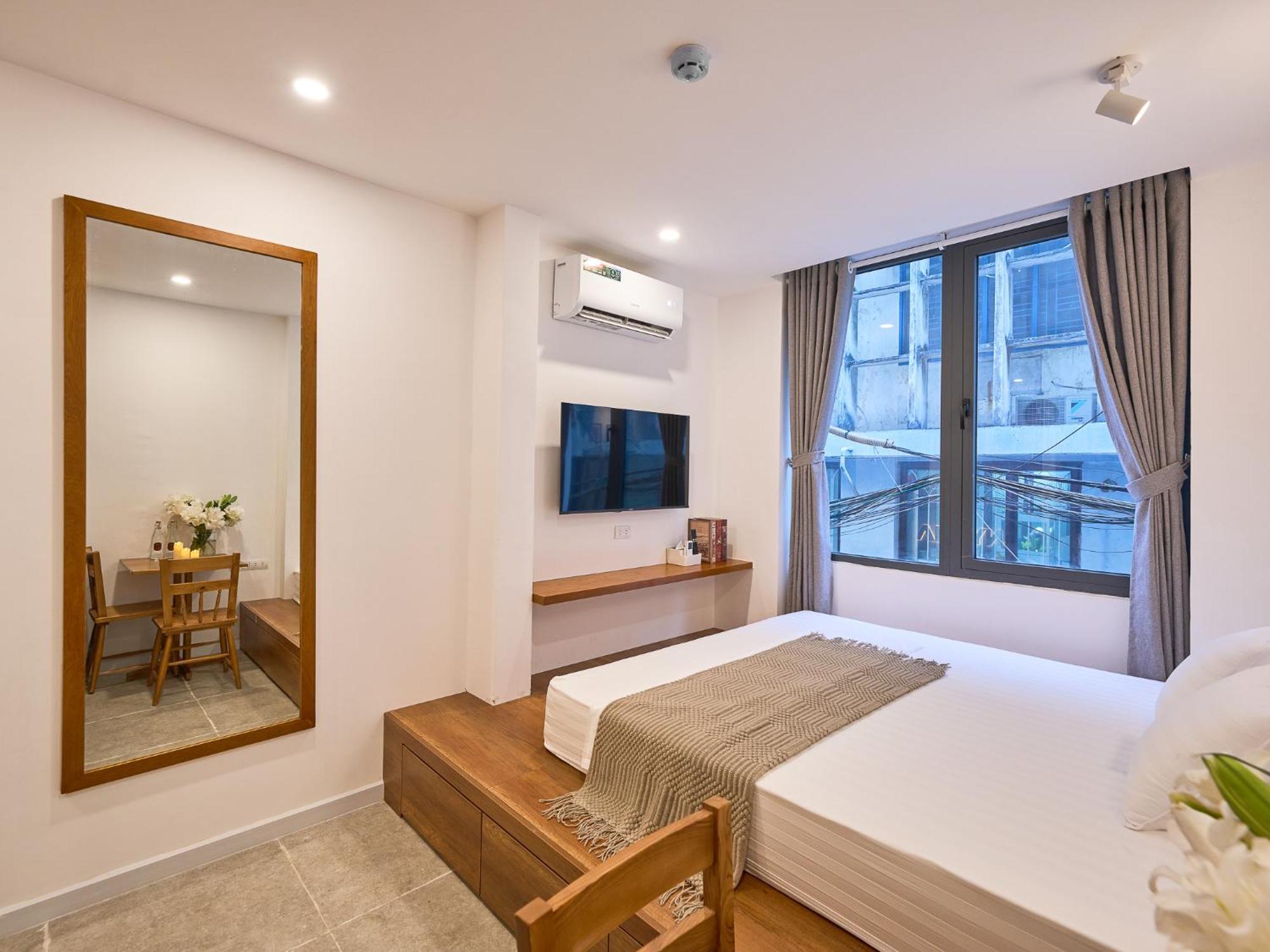 Horizon Bui Vien Retreat - Exclusive Rooftop & Poolside Relaxation * TP. Hồ Chí Minh