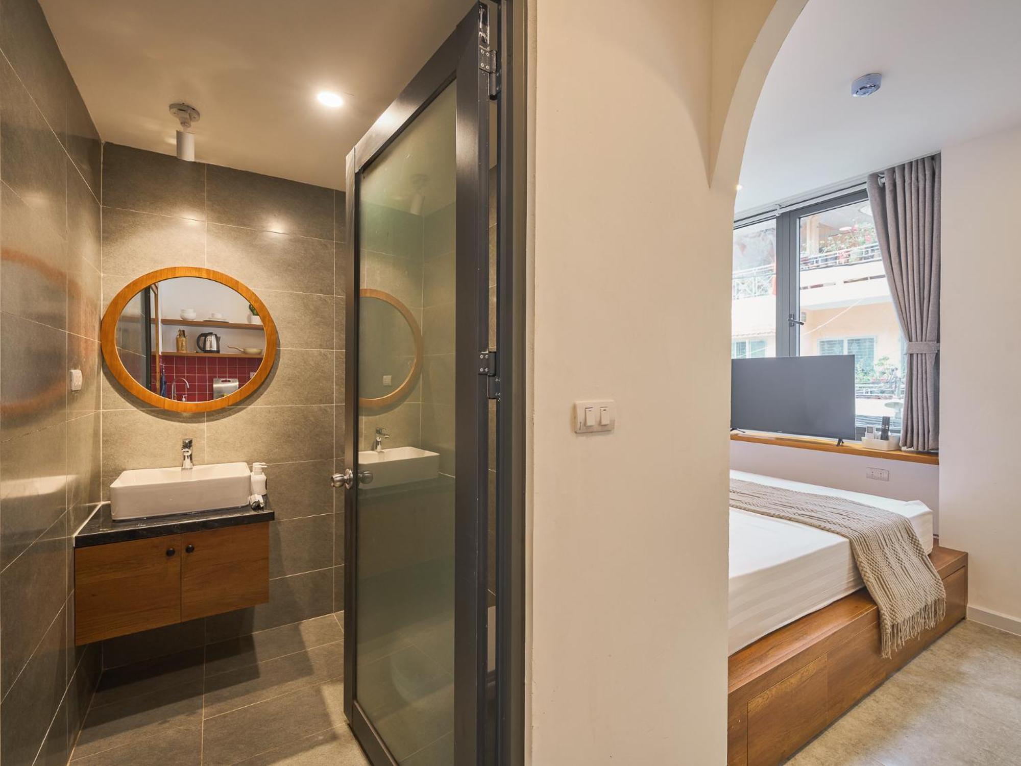 Horizon Bui Vien Retreat - Exclusive Rooftop & Poolside Relaxation TP. Hồ Chí Minh